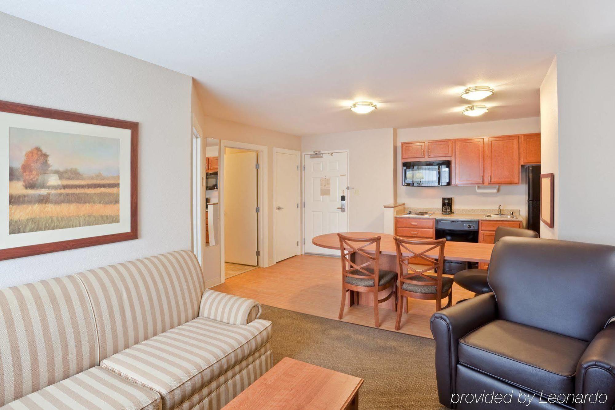 Candlewood By Ihg Hotel Oak Harbor