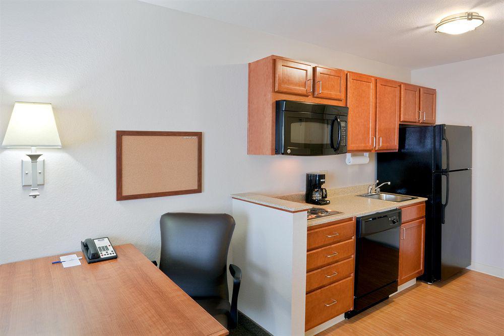 Candlewood By Ihg Oak Harbor
